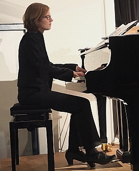 Big Band des Helene Lange Gymnasiums mit Pianistin Beatrice Michalski