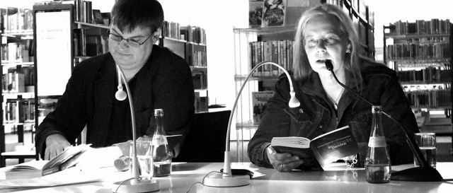 Stephan Raab und Christine Lehmann in der Stadtteilbibliothek Bad Cannstatt
