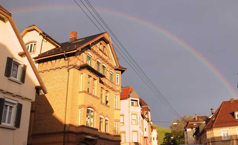 Regenbogen über Untertürkheim