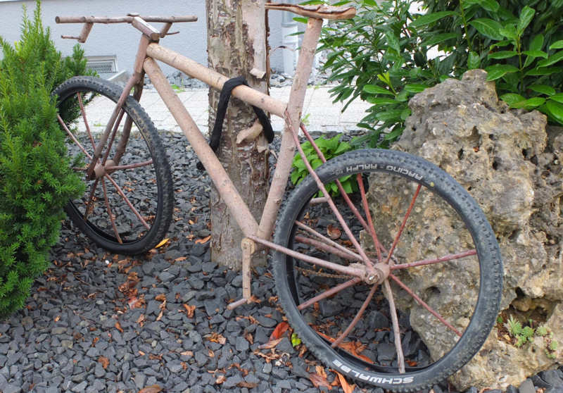 Ein Fahrrad aus Holz