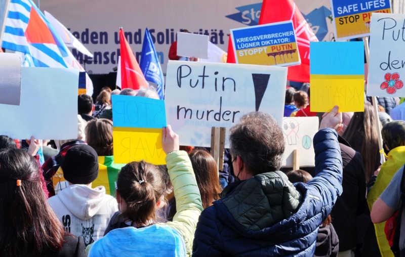 Demonstration im Schlossgarten Stuttgart: Solidarität mit der Ukraine