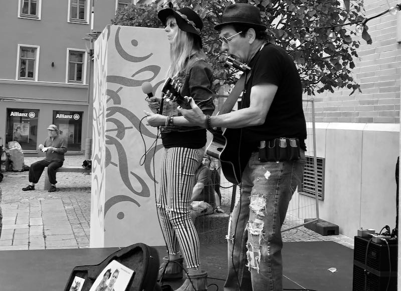 Nomi & Mac zwei Musiker aus Reinbeck