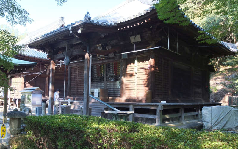 Tempel 81 Shiromine-ji: Betender Pilger